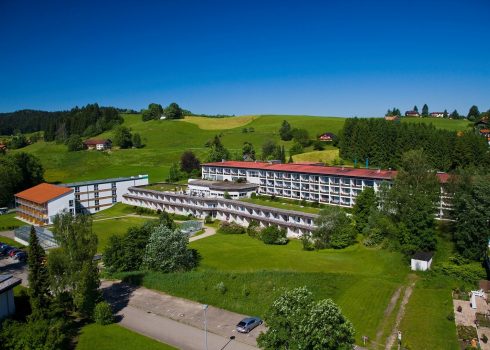 Mit Adipositas-Therapie kann man das Krebsrisiko senken. In der Rehaklinik Scheidegg gehören Sport und Ernährungsberatung dazu.