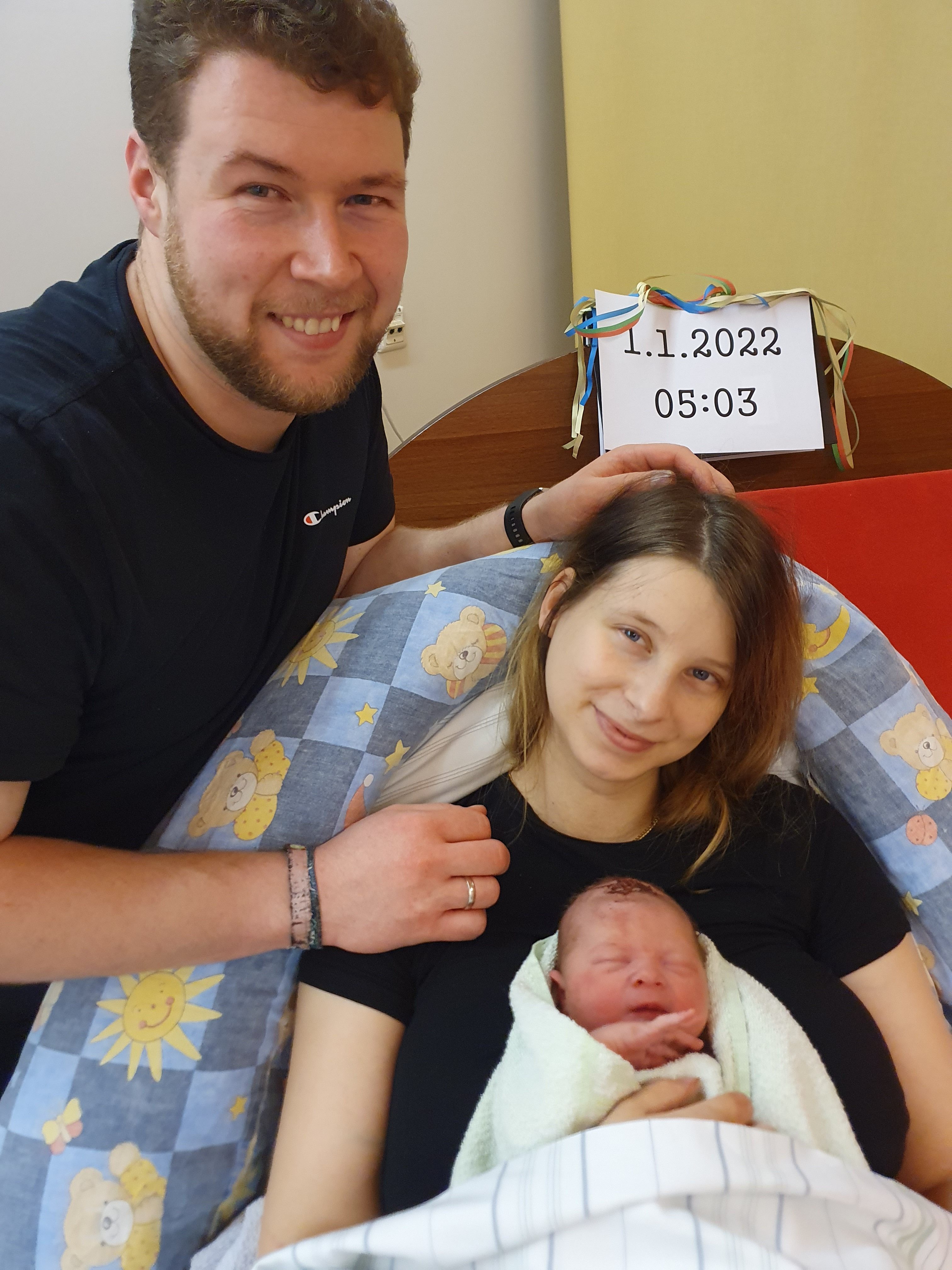 Aria Victoria ist das Neujahrsbaby der Paracelsus Klinik Henstedt-Ulzburg