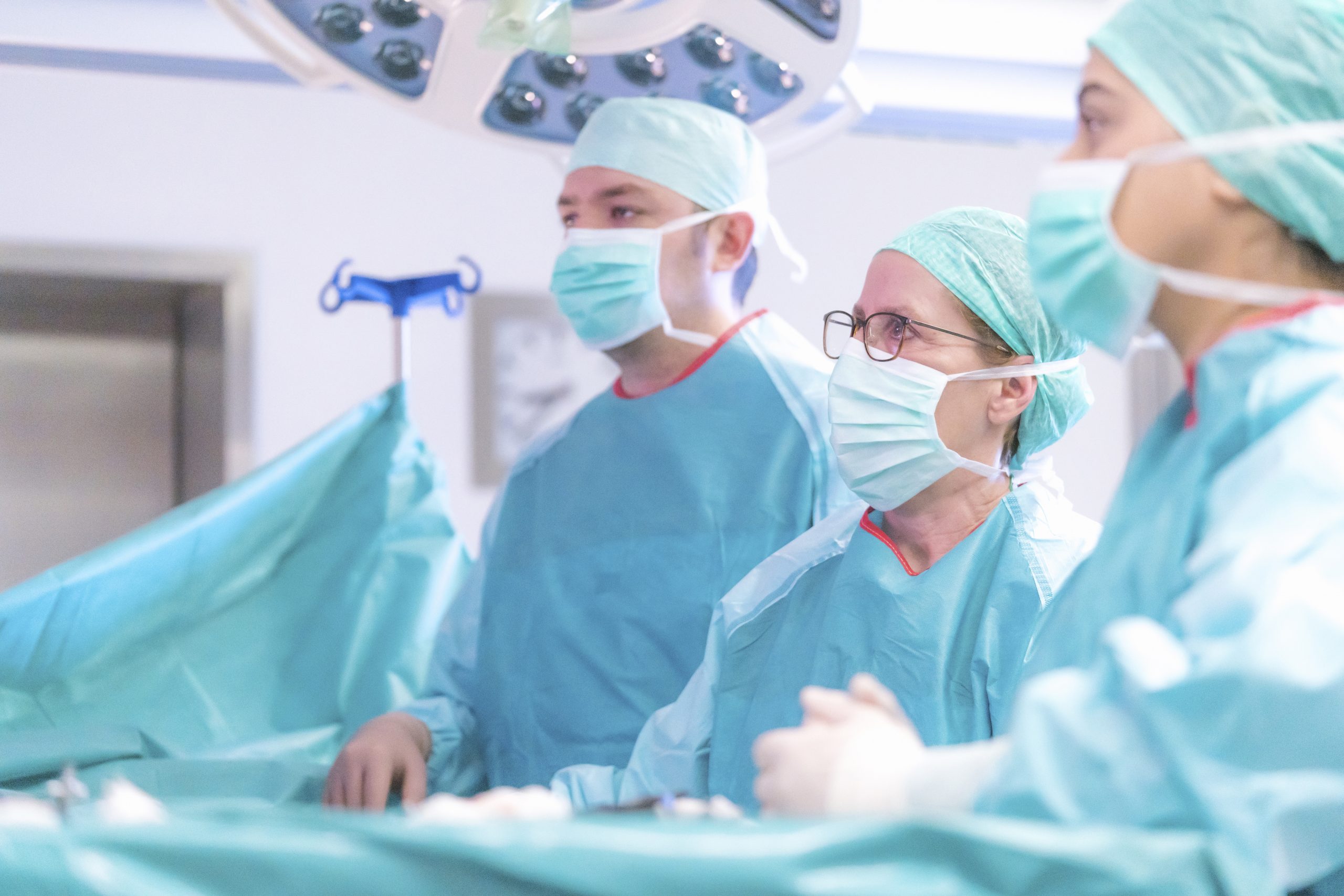 OP-Team in der Hernienchirurgie bei Narbenhernien oder Leistenhernien.